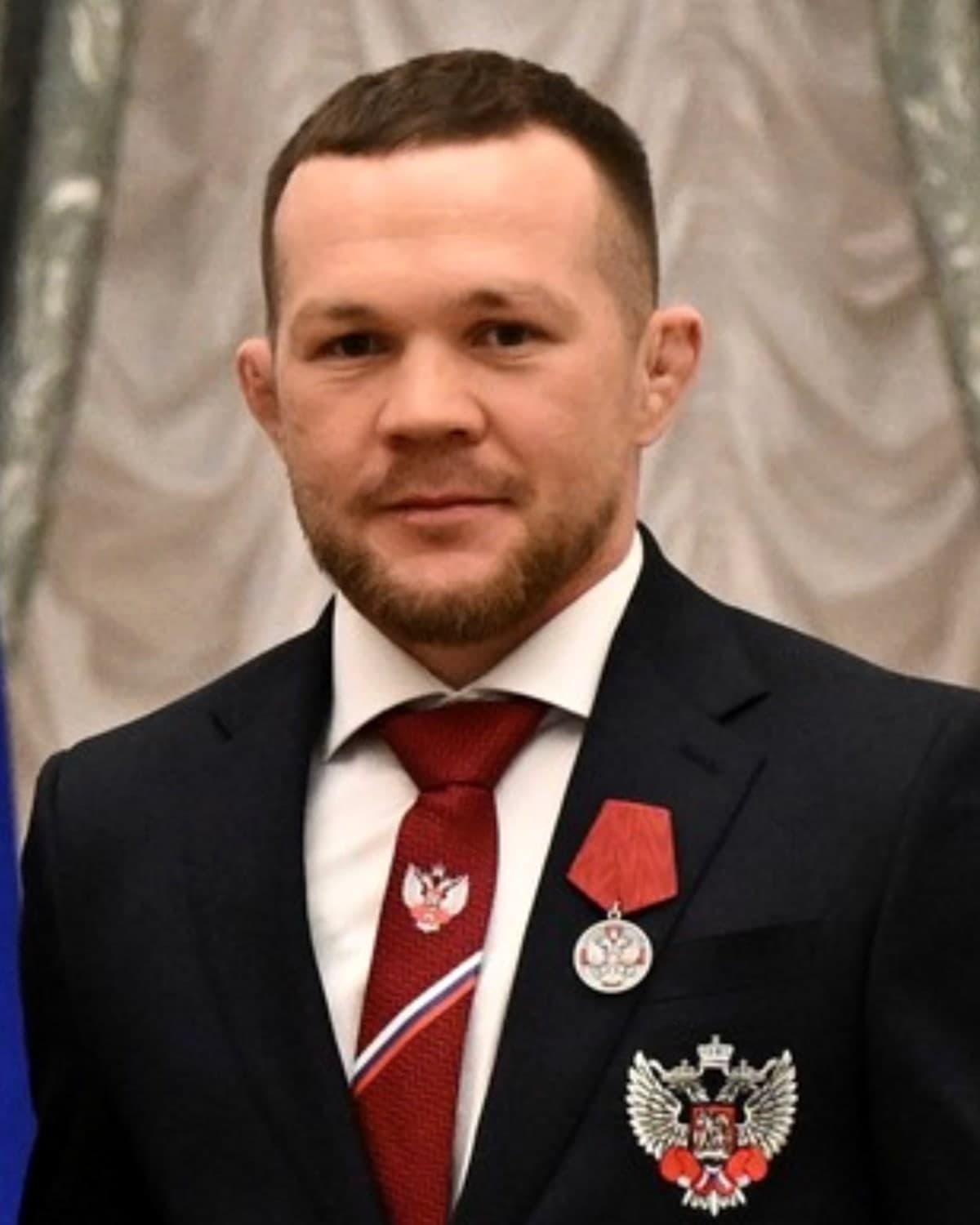 Портрет: Пётр Ян, боец смешанных единоборств, чемпион UFC