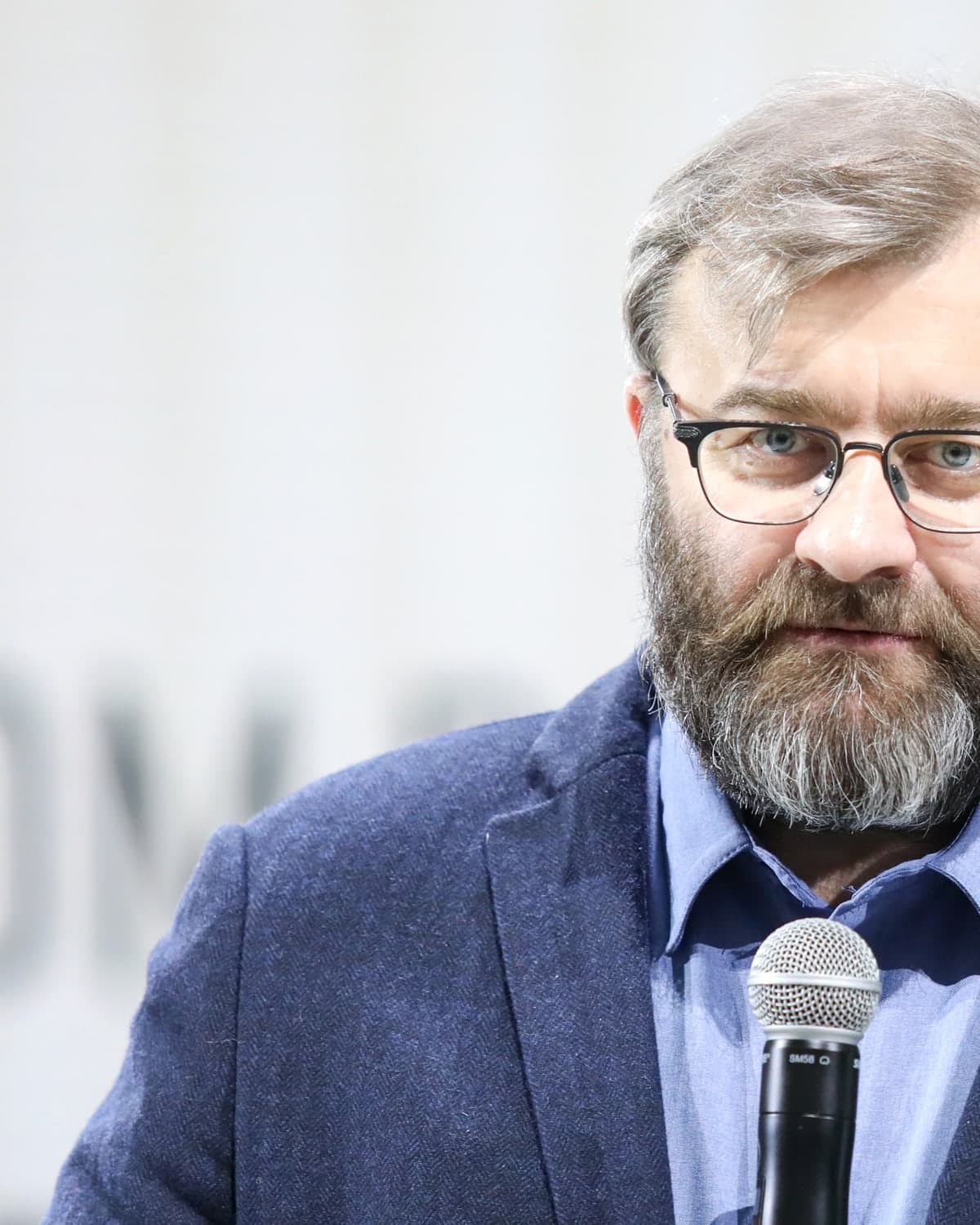 Портрет: Михаил Пореченков, актёр театра и кино, режиссёр и телеведущий
