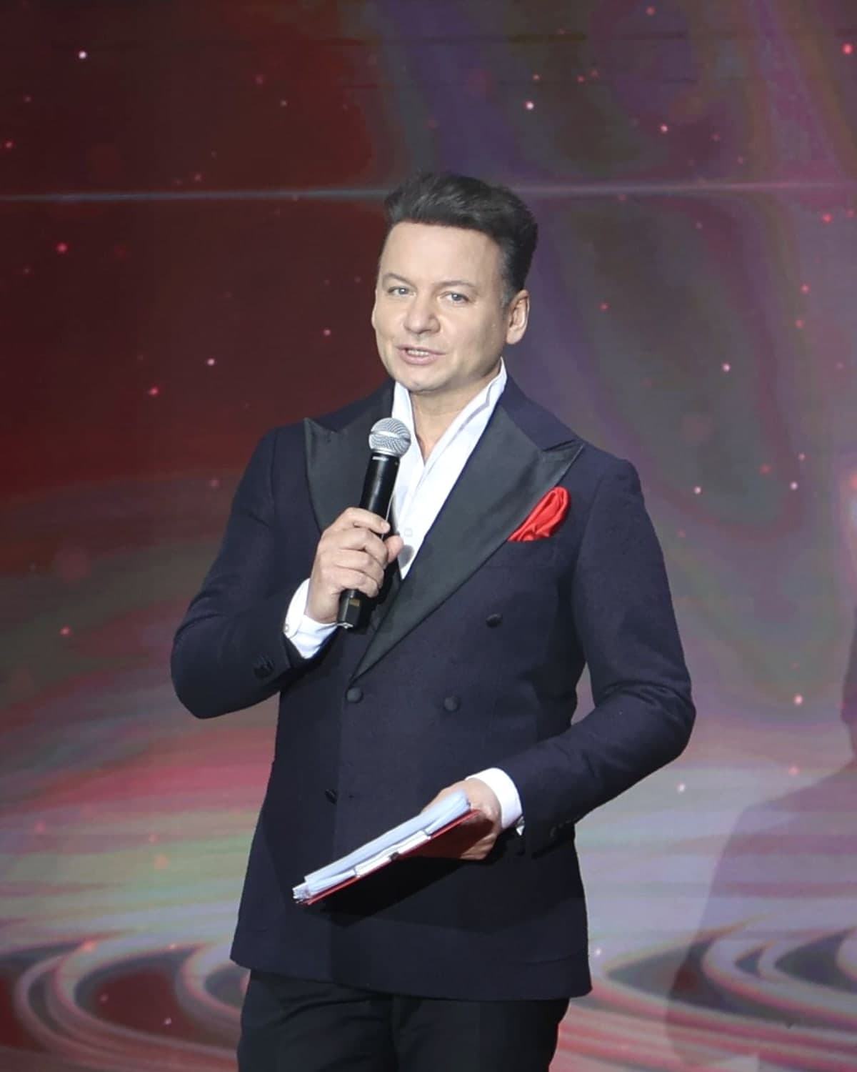 Портрет: Александр Олешко, актёр театра и кино, телеведущий