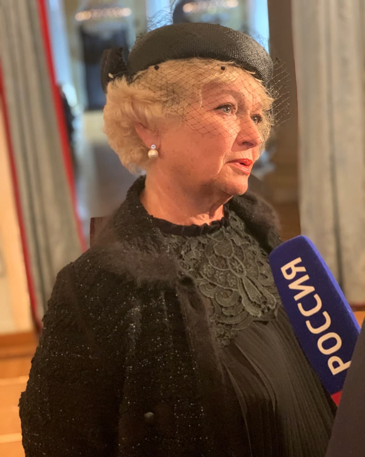 Портрет: Людмила Нарусова, сенатор, историк, основательница первого в СССР хосписа