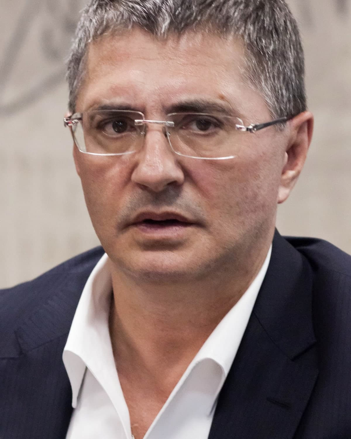 Портрет: Александр Мясников, врач-кардиолог и телеведущий, внук академика Мясникова