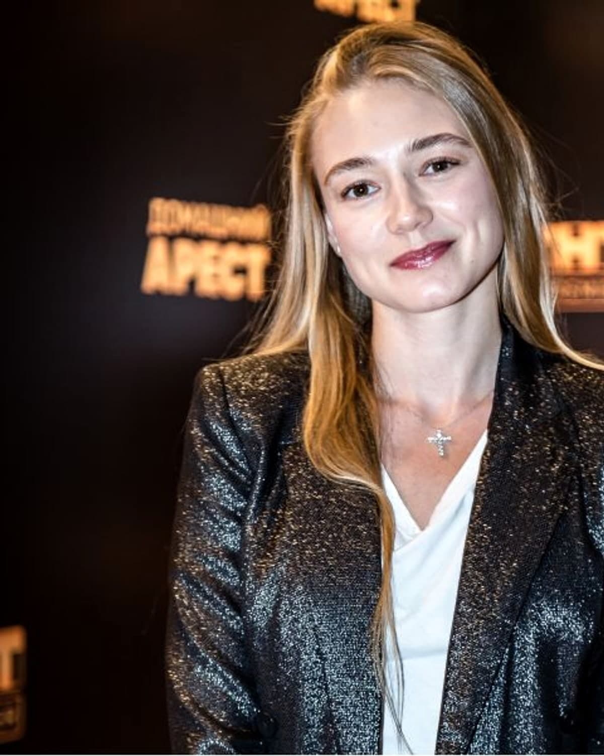Портрет: Оксана Акиньшина, актриса, дебютировавшая в тринадцать лет