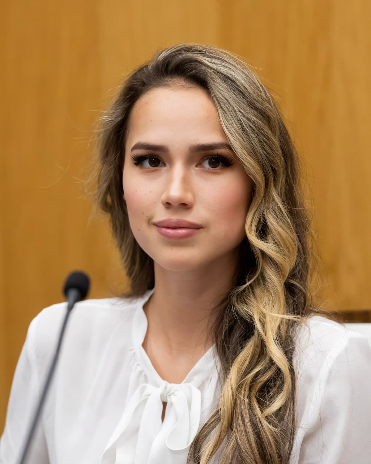 Портрет: Алина Загитова, олимпийская чемпионка 2018 года в одиночном катании