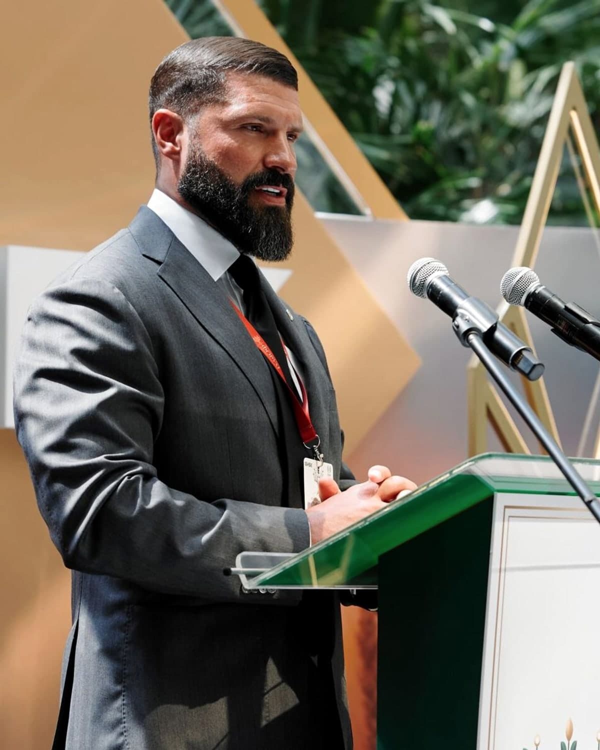 Портрет: Лев Деньгов, предприниматель, глава контактной группы по Ливии
