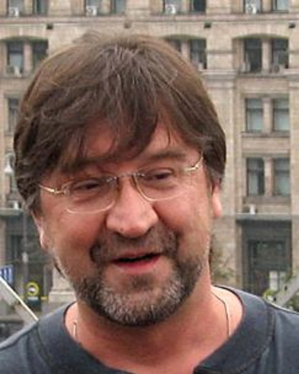 Портрет: Юрий Шевчук, рок-музыкант, основатель и бессменный лидер группы «ДДТ»