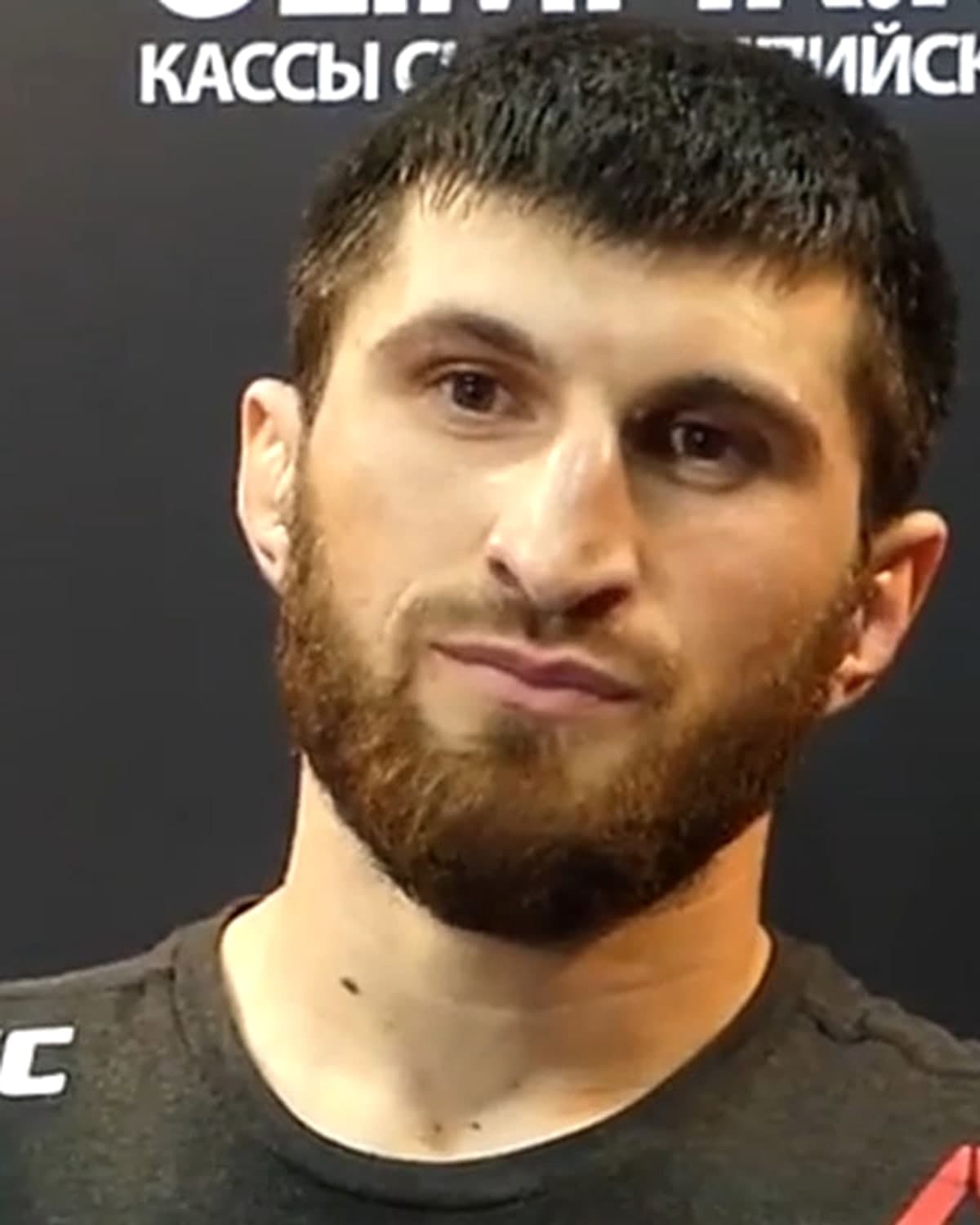 Портрет: Магомед Анкалаев, боец смешанных единоборств, бывший чемпион UFC в полутяжёлом весе